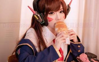 “Sally Dorasnow夏日”写真：那些微妙的瞬间，仿佛触碰到皮肤的温度